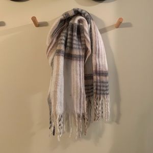 Abercrombie and Fitch scarf